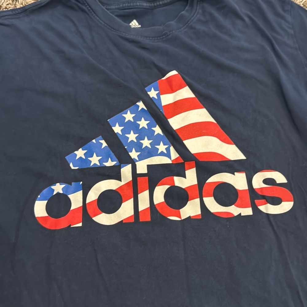 Men’s adidas tshirt. Size medium * - Picture 2 of 2